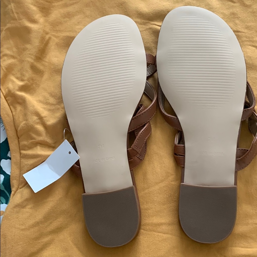 Talbots Brown Leather Sandals Casual Toe Loop Design - Picture 4 of 5
